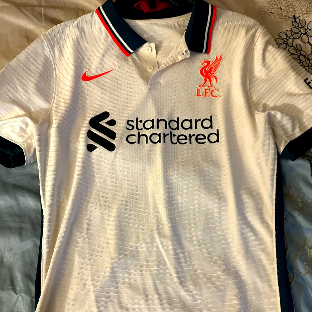 NWT 21/22 Mo Salah away kit